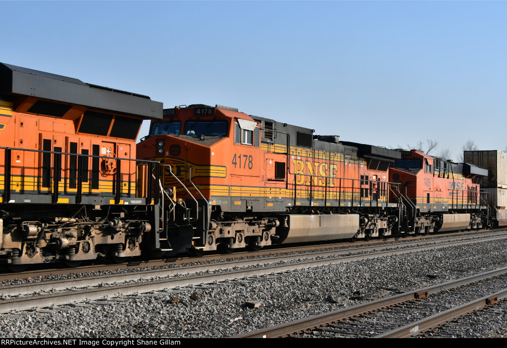 BNSF 4178 Roster shot.